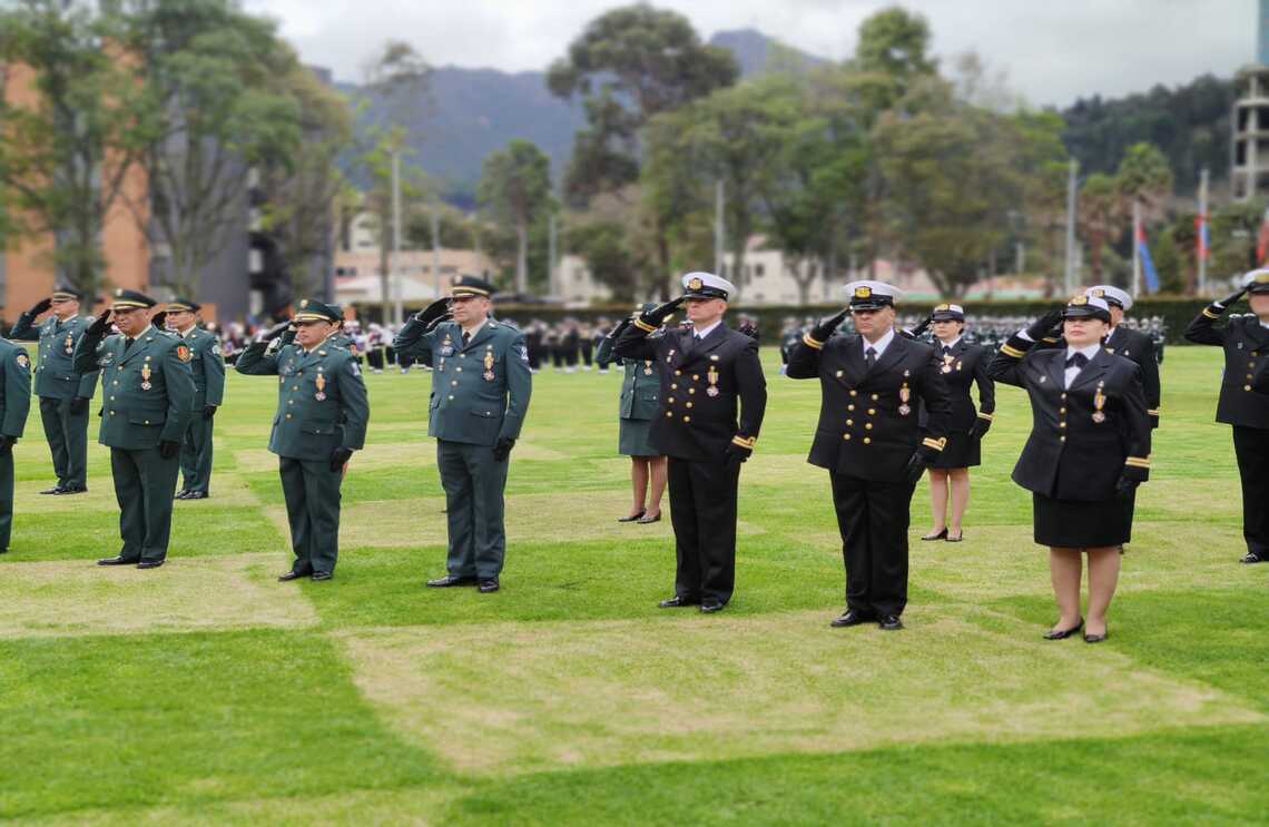 Con ceremonia militar conjunta las Fuerzas Militares conmemoraron 48 años de creación de los Profesionales Oficiales de Reserva