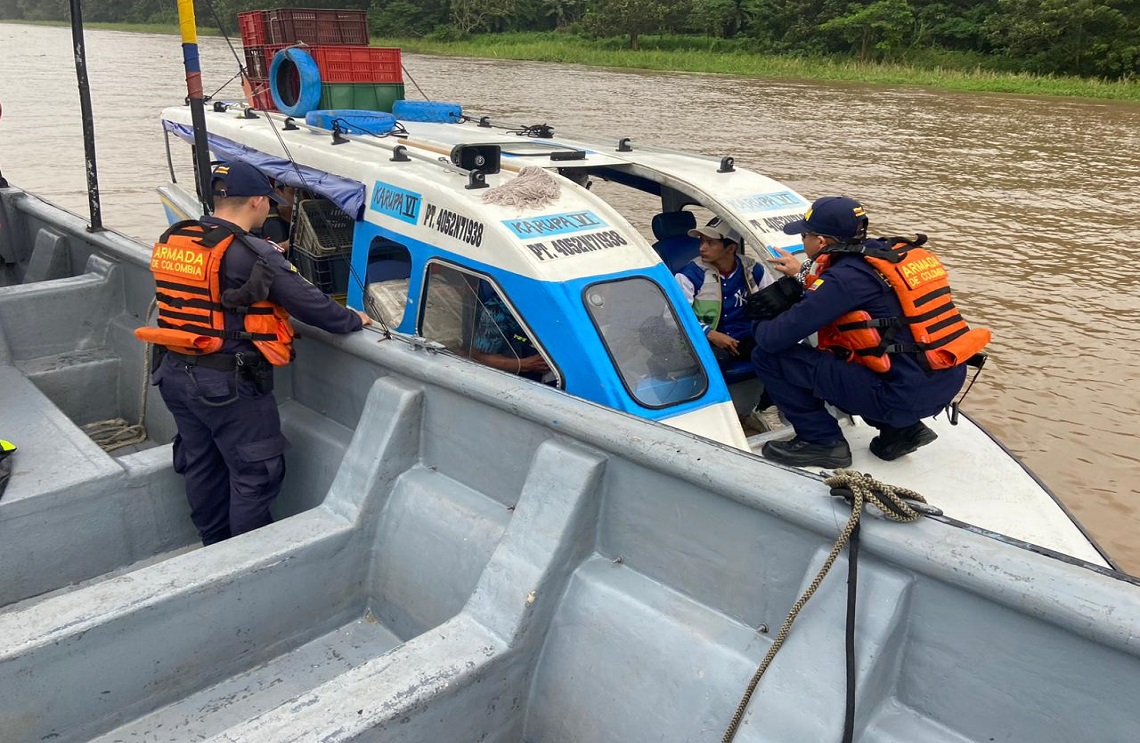 Armada de Colombia brinda seguridad durante la temporada vacacional de mitad de año