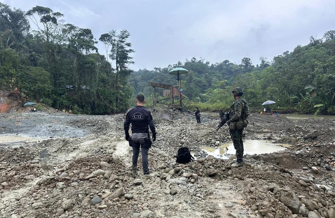 En el Bajo Calima, destruida maquinaria que producía 1.200 millones de pesos mensuales con extracción ilícita de oro