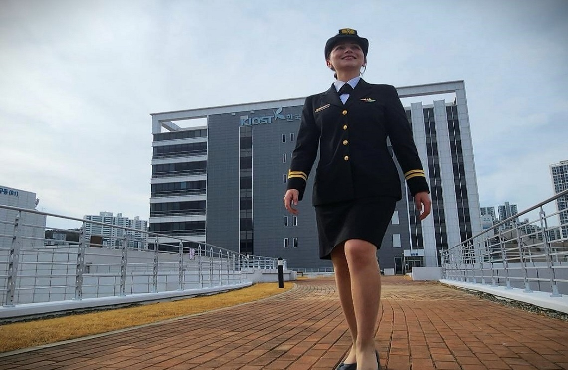 Oficial de la Armada de Colombia se prepara para ser doctora en ciencias oceanográficas
