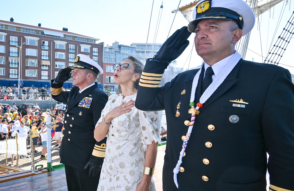 Una visita al palacio de la paz hace parte de la agenda del buque ARC 'Gloria' en la Haya