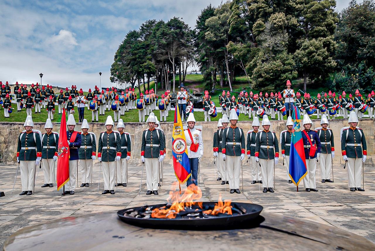 214 años protegiendo la vida de los colombianos