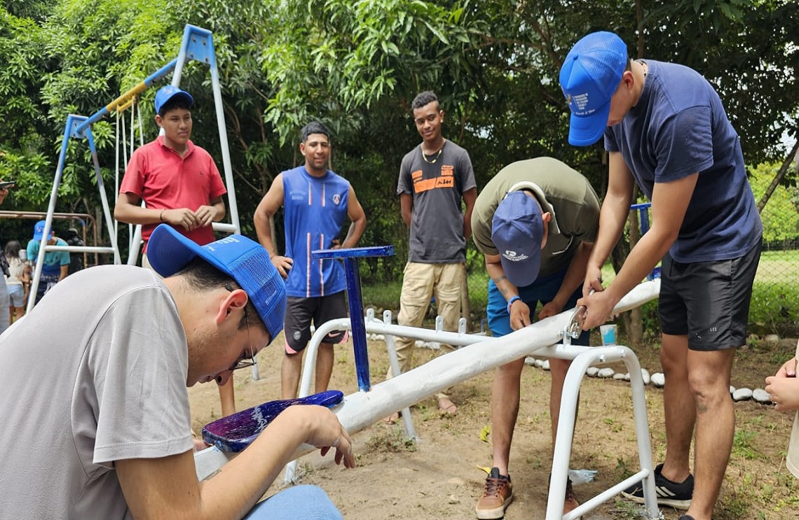 Fuerza Aérea Colombiana promueve la iniciativa 'Adopta un parque' en Yopal, Casanare