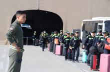 Inicia transporte de uniformados de la Policía Nacional a Barranquilla por la Fuerza Aeroespacial, para fortalecer la seguridad del Carnaval