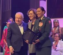 Oficial del Ejército Nacional recibió reconocimiento honorífico en el Premio Mujer Cafam