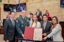 Ejército Nacional recibió reconocimiento empresarial por parte del Congreso de la República