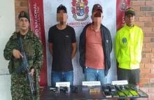 Ejército captura en flagrancia a dos sujetos por porte ilegal de armas en zona rural de Tibú, Norte de Santander