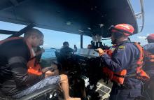 Armada de Colombia rescató a cuatro náufragos