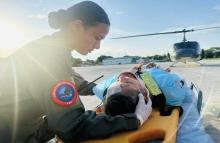Dos adultos mayores afectados por derrumbe en Caldas fueron trasladados por su Fuerza Aérea