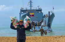 Armada de Colombia llega a la Alta Guajira con las primeras ayudas humanitarias