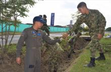 cgfm-habitantes-palmira-reciben-jornada-_ambiental-_cultural-recreacion-fuerza-aerea-colombiana_1.jpg