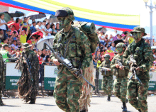 cogfm-ejc-dia-del-ejercito-bicentenario-7-agosto-08.gif