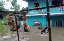 cogfm-ejercito-nacional-brinda-apoyo-humanitario-por-emergencia-invernal-en-el-putumayo-26-ok.jpg