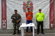 cogfm-ejercito-nacional-capturo-a-alias-el-flaco-integrante-del-clan-del-golfo-en-caceres-antioquia-14.jpg