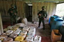 cogfm-ejercito-nacional-incauta-mas-de-240-kilos-de-clorhidrato-de-cocaina-en-el-meta-19.jpg