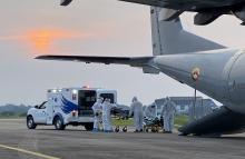 cogfm-fuerza-aerea-colombiana-traslado-aeromedico-paciente-con-covid19-desde-caqueta-hacia-bogota-18.jpg