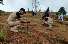 cogfm-soldados-del-ejercito-nacional-sembraron-mas-de-4000-arboles-en-el-valle-del-cauca-05.jpg