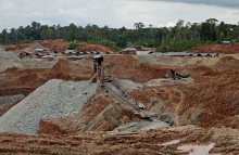 fuerzas-militares-desmantelan-diez-unidades-ilegales-de-produccion-minera-y-20-refinerias-ilegales-en-narino.png