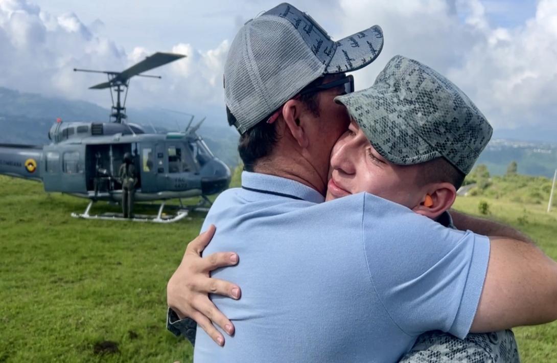 Soldados del aire para fin de año reciben el mejor regalo: Su familia