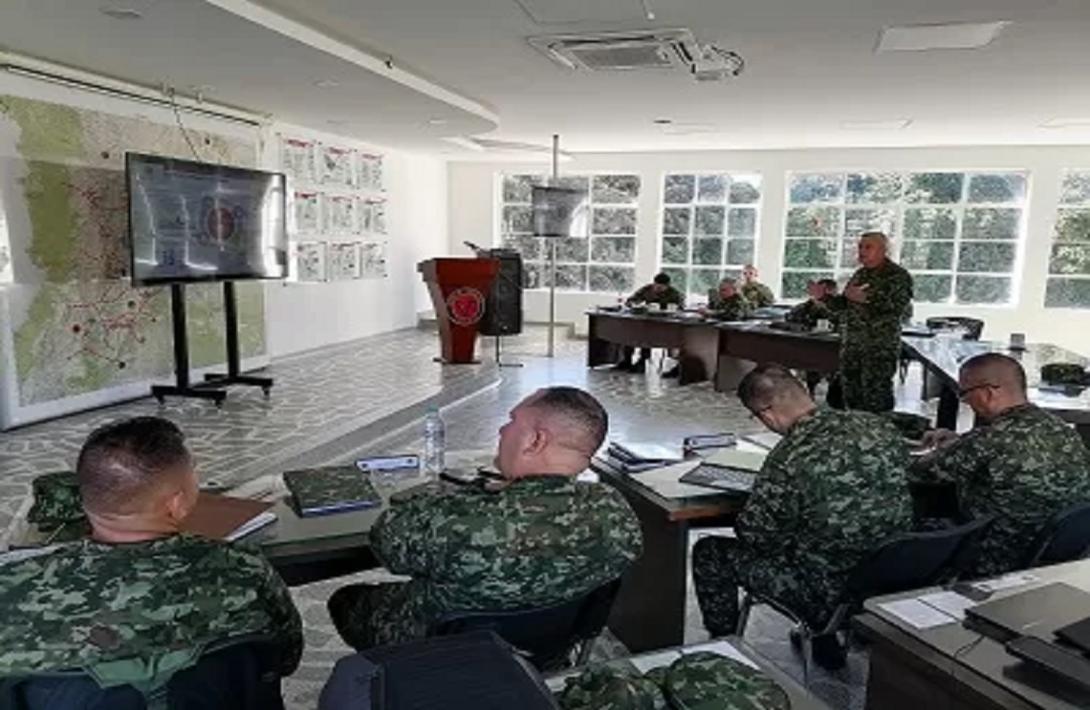 Primera reunión estratégica de comandantes de la Quinta División del Ejército Nacional