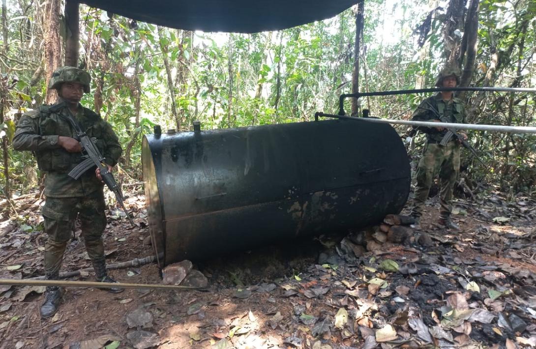 Fuerzas Militares neutralizan refinería clandestina y unidad de producción minera ilegal a cielo abierto en Putumayo