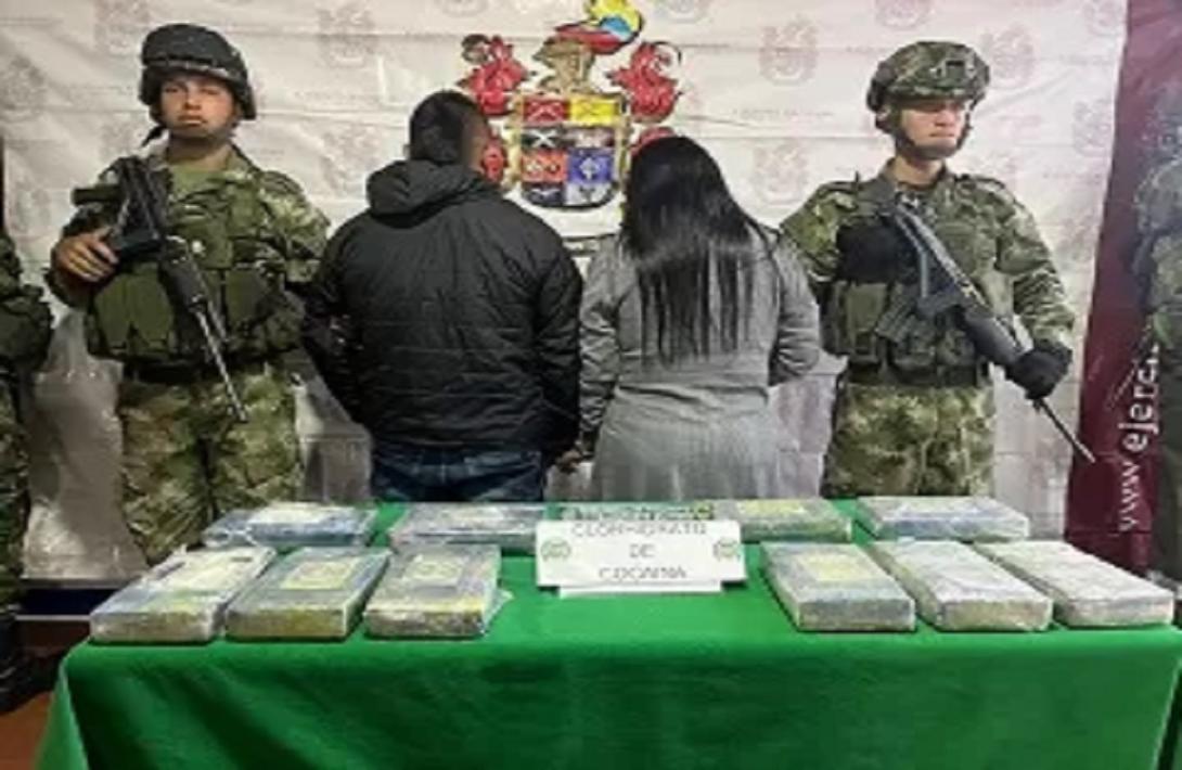 Ejército captura a pareja en la vía La Línea que transportaba clorhidrato de cocaína