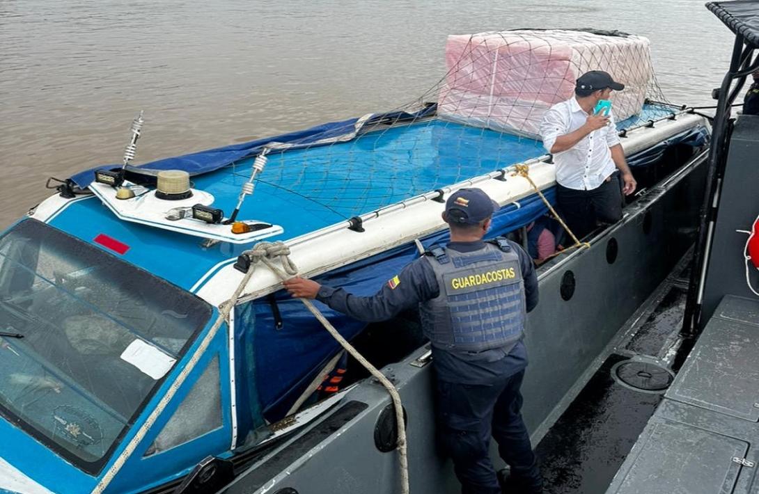 Armada de Colombia rescata a 19 personas en el río Orinoco