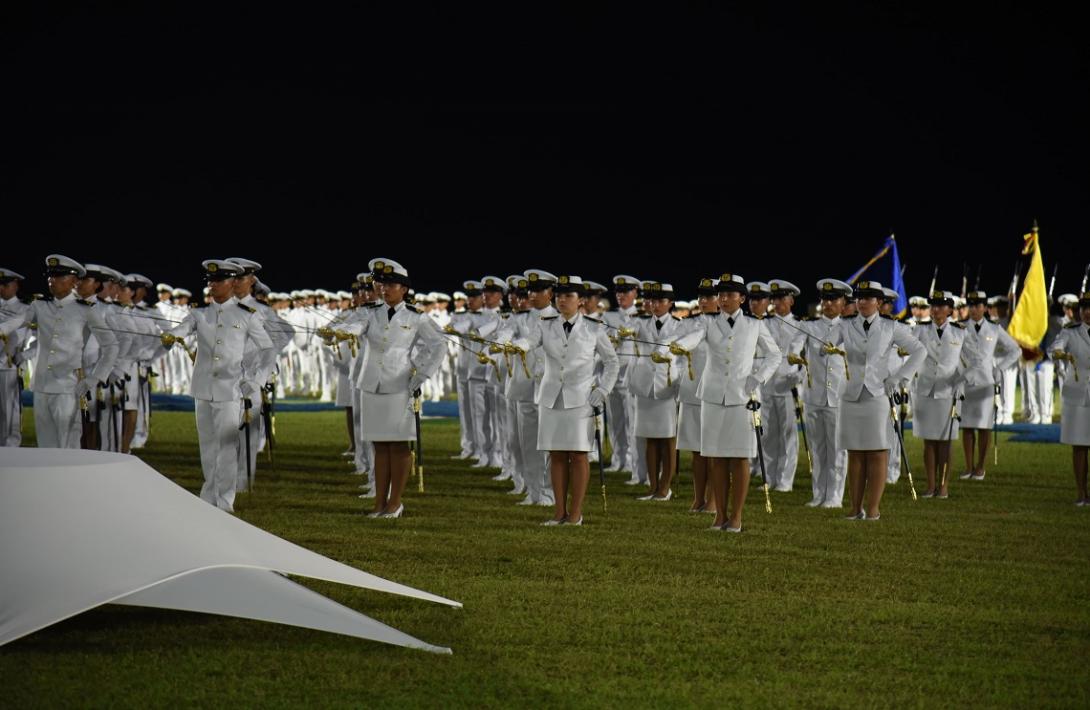 92 nuevos oficiales de la Armada de Colombia listos para servir al país