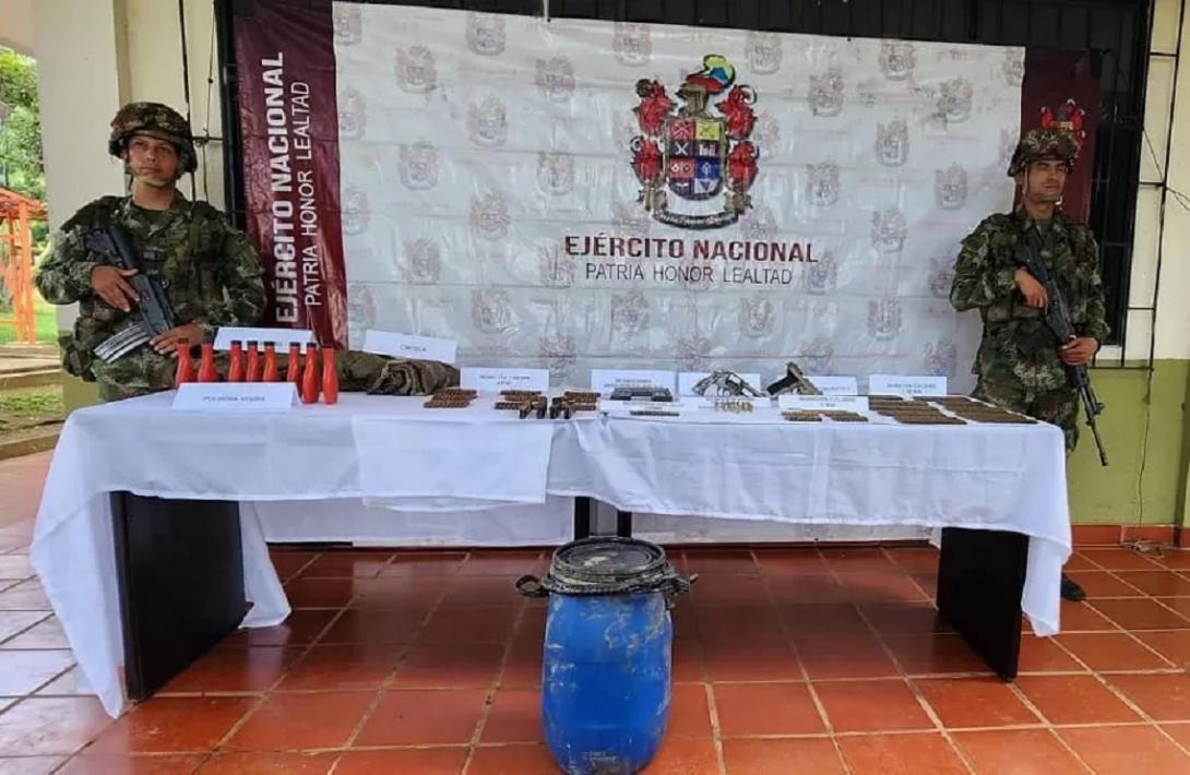 Un depósito ilegal con material de guerra con el que pretendían atentar contra el Ejército Nacional, fue hallado en el Guaviare