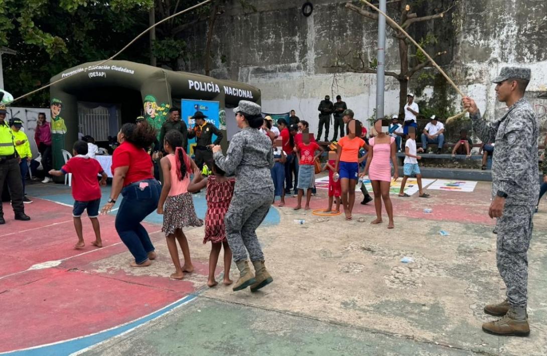 Fuerza Aérea Colombiana fortalece lazos con la población raizal e isleña