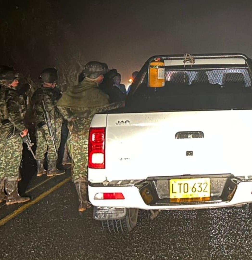 Fuerzas Militares interceptan camioneta sobre el municipio de Barbacoas, Nariño, en la que transportaban más de 200 millones de pesos