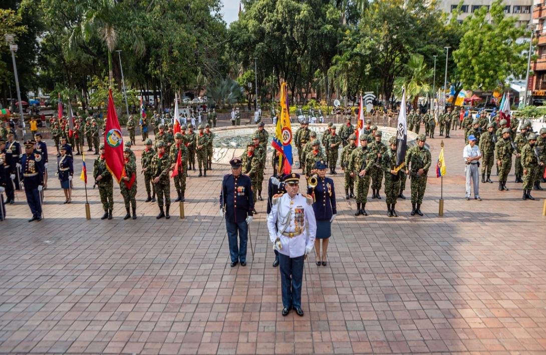 Ayer, hoy y siempre, el compromiso del soldado es Colombia