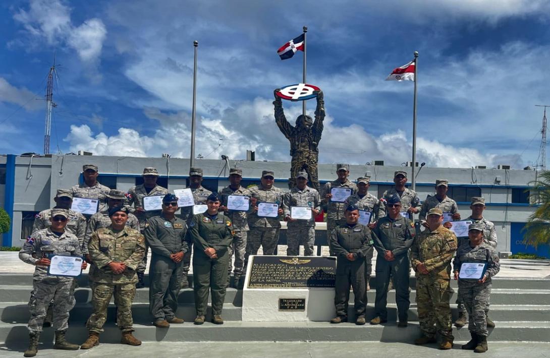 Finaliza curso básico de Defensa Aérea en República Dominicana