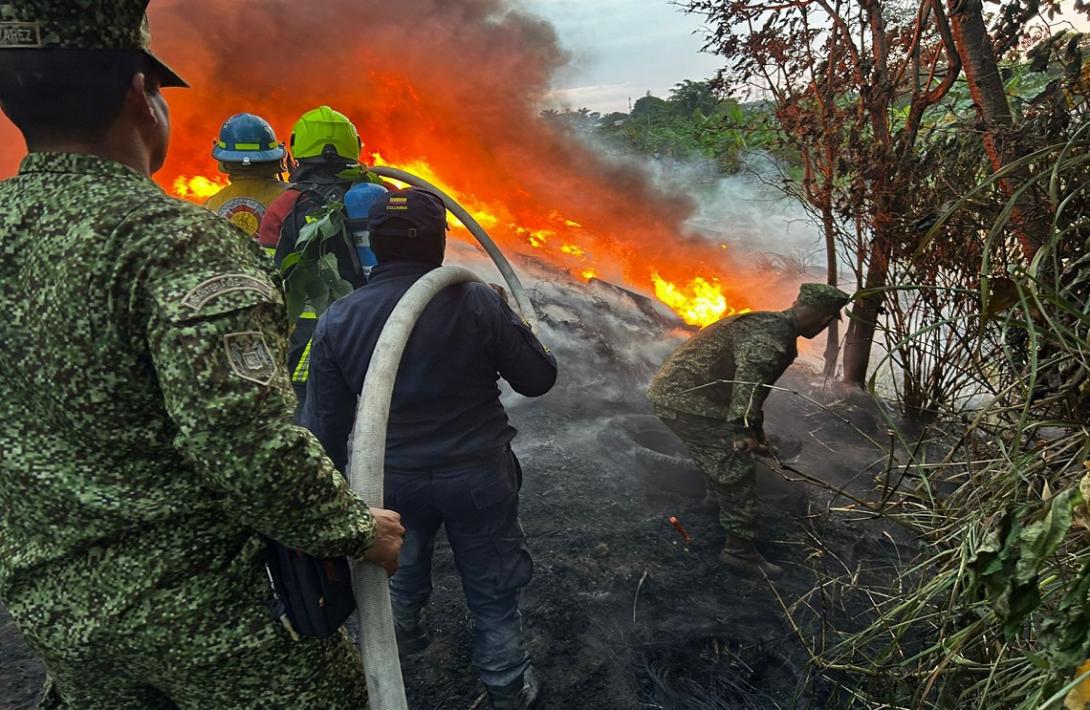 Apoyo control incendio unidad militar Tumaco-Nariño