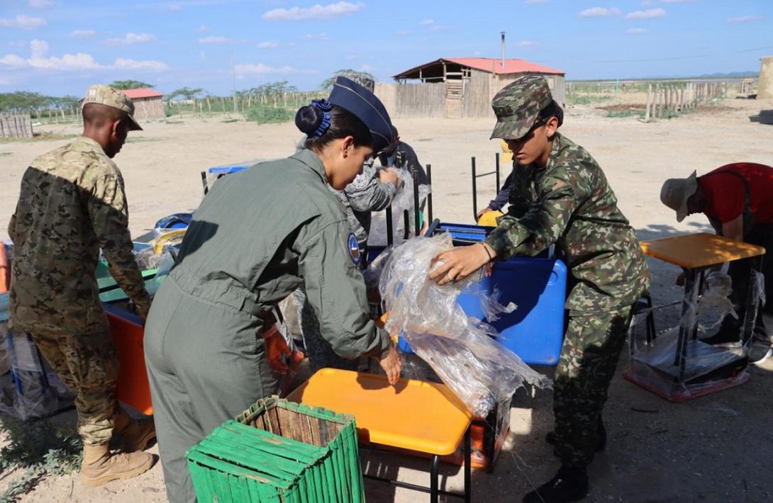 Pupitres escolares fueron entregados a comunidades indígenas en La Guajira