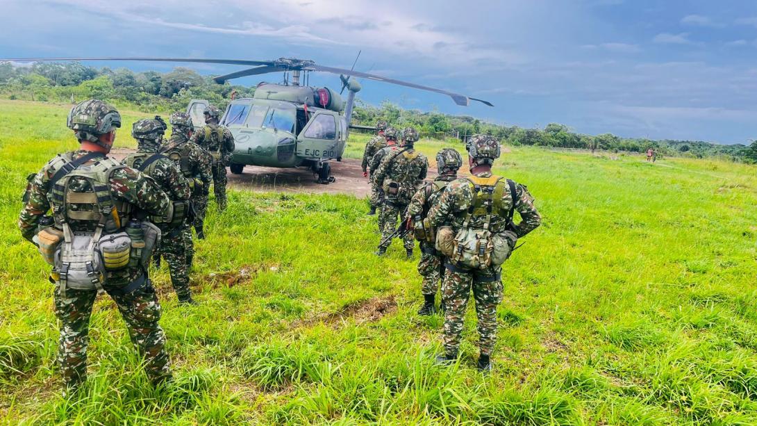 En Caquetá, Fuerzas Militares sostienen fuertes combates en zona campamentaria del GAO residual, Estado Mayor Central FARC E.P. bajo el mando delictivo de alias ‘Iván Mordisco’