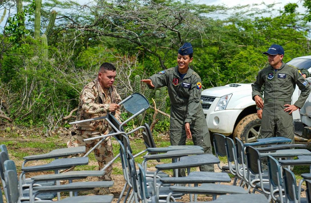 Pupitres sostenibles fueron entregados a comunidad Wayuu en la Guajira