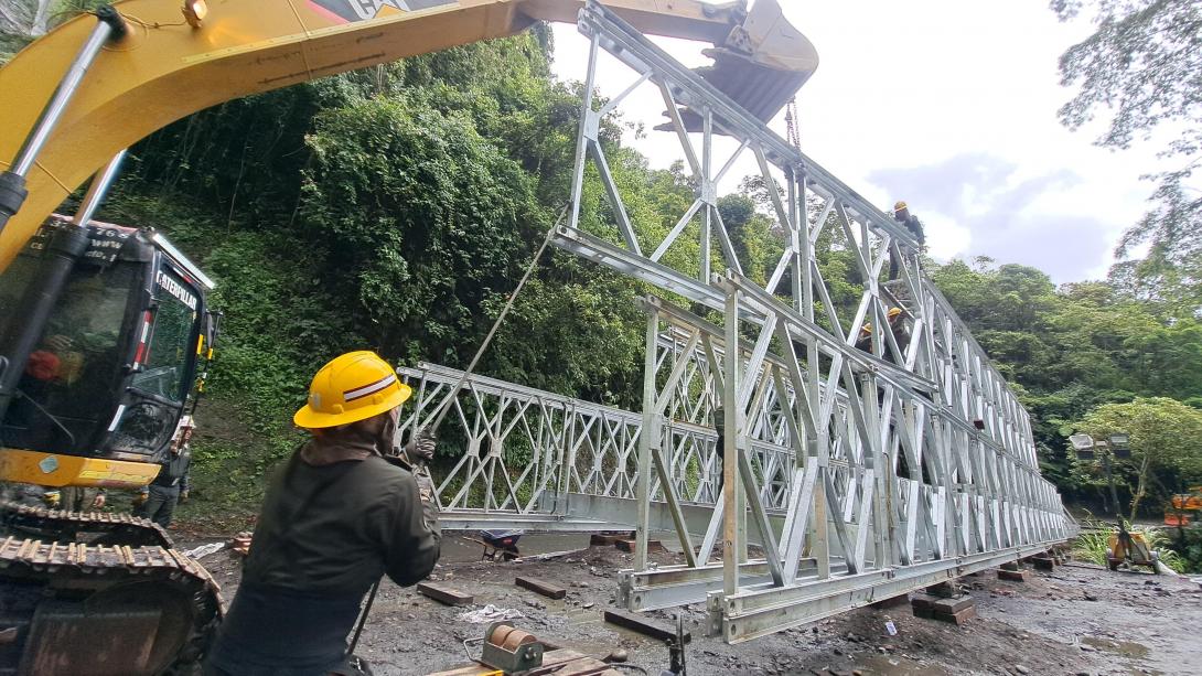 Ejército Nacional instala puente en Macanal, Boyacá