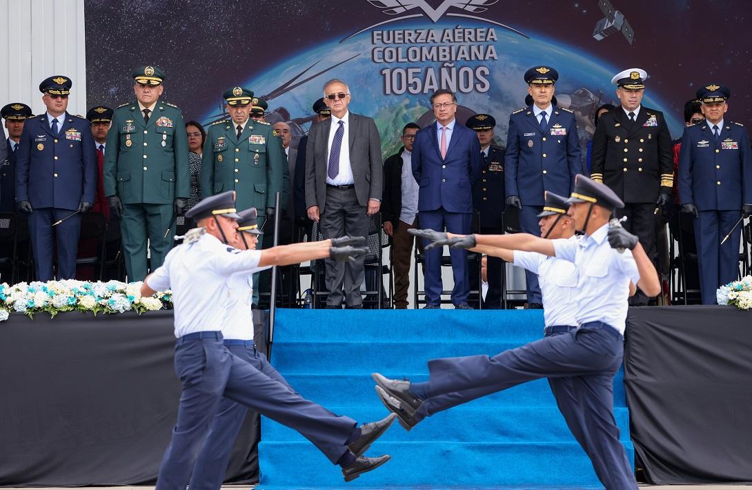 En su aniversario 105, la Fuerza Aérea evoluciona a Fuerza Aeroespacial Colombiana