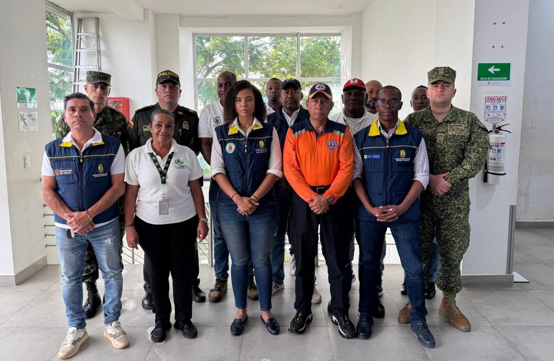 Por ola invernal, Armada de Colombia brinda asistencia humanitaria en el Chocó 