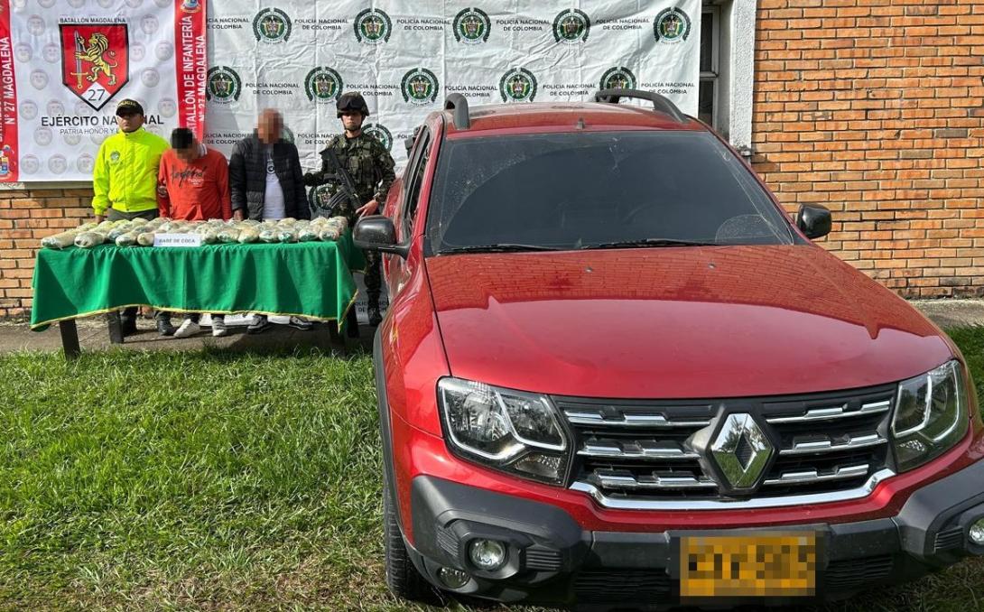 En vehículo modificado, pretendían llevar hacia el centro del país 48 kilos de pasta base de coca