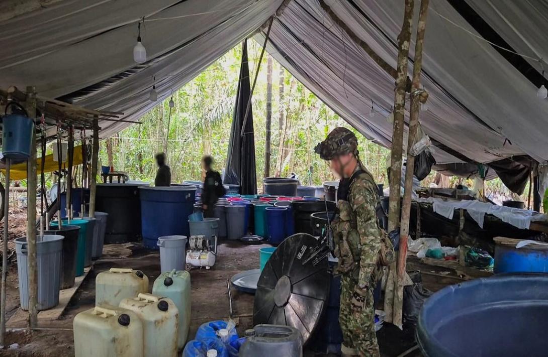 Ejército Nacional desmantela laboratorio para el procesamiento de cocaína y golpea las finanzas de las disidencias en Guaviare