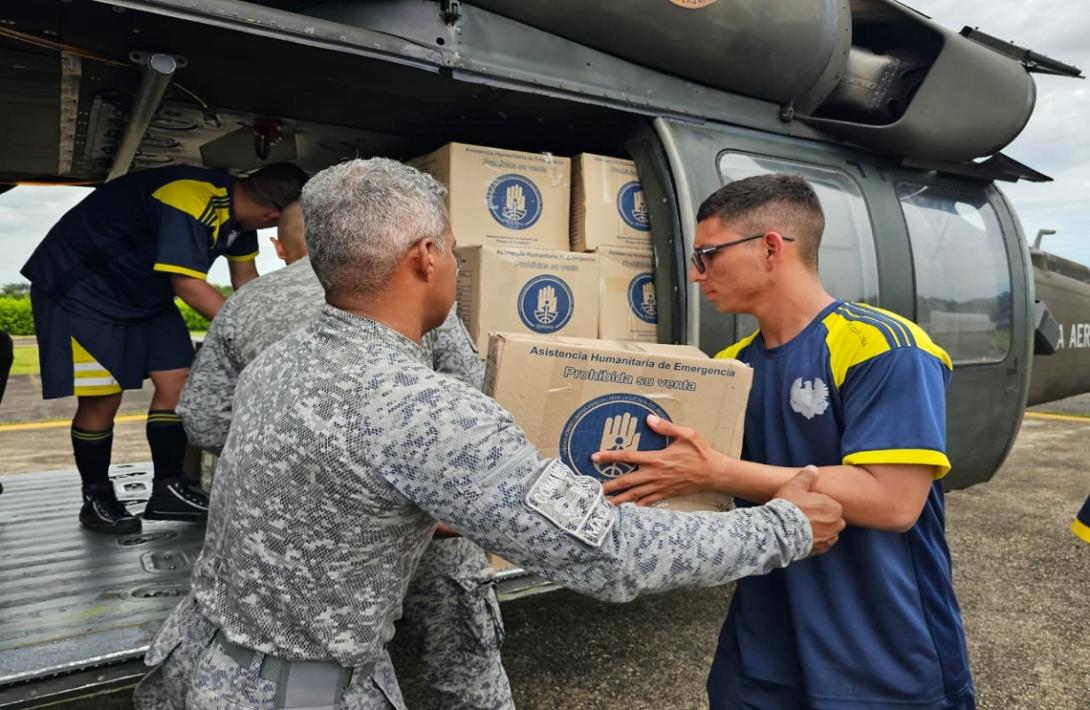 Más de 3,8 toneladas de ayuda humanitaria llegaron a Cubará a bordo de una aeronave Black Hawk