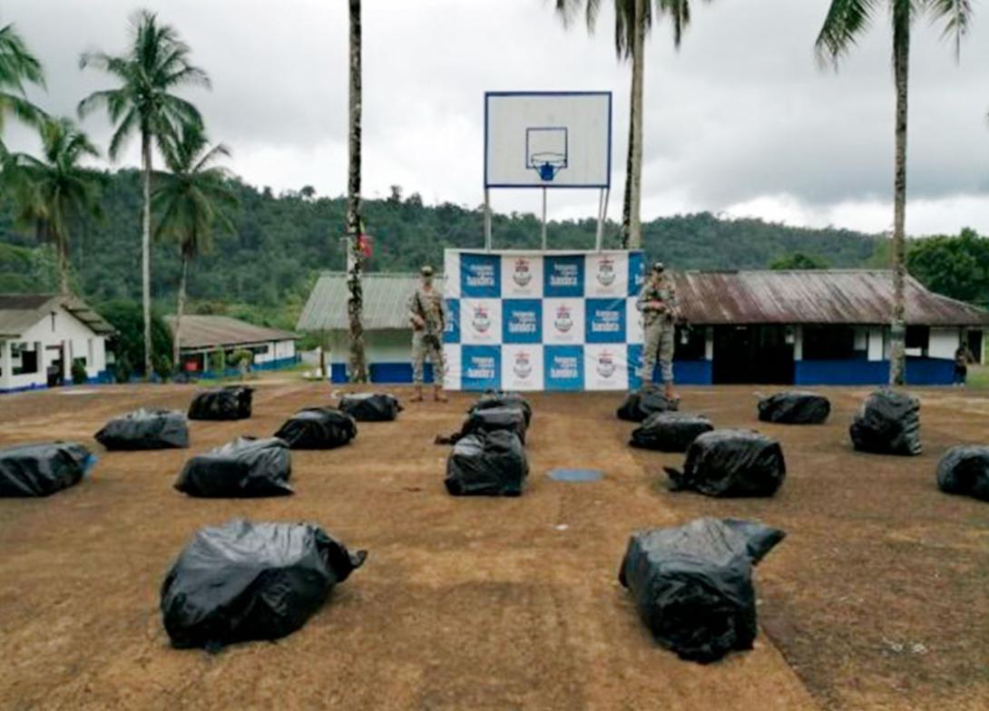 Fuerza Pública Incautó Cerca De 700 Kilogramos De Clorhidrato De Cocaína En El Norte Del Chocó 