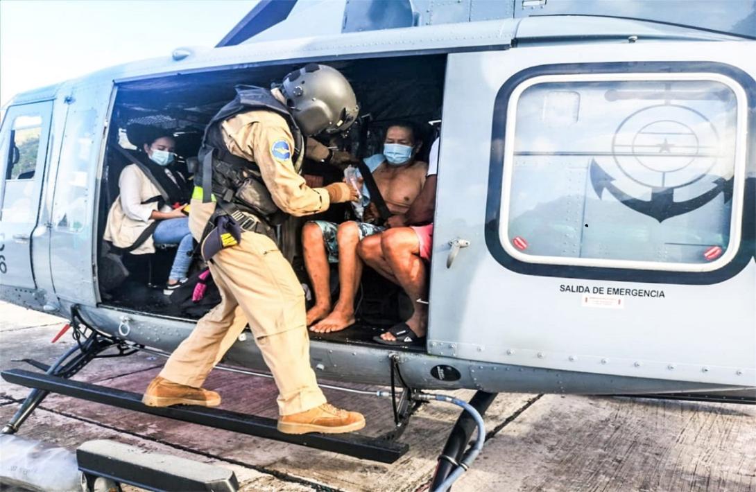 cogfm-armada-colombia-realiza-evacuacion-medica-de-un-hombre-desde-isla-de-providencia-hasta-san-andres-27.jpg