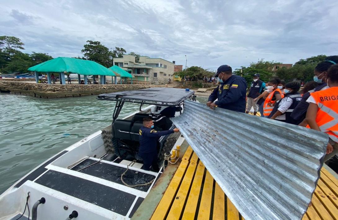 cogfm-armada-de-colombia-apoya-labores-de-asistencia-humanitaria-tras-vendaval-en-zona-insular-de-cartagena-02.jpg