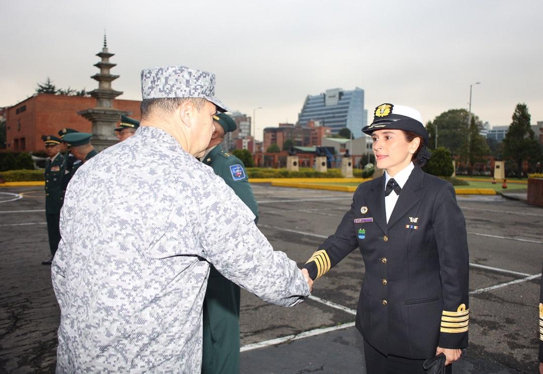 cogfm-armada-de-colombia-mujer-de-manizalez-sera-la-primera-mujer-almirante-en-el-bicentenario-de-la-arc-07.jpg