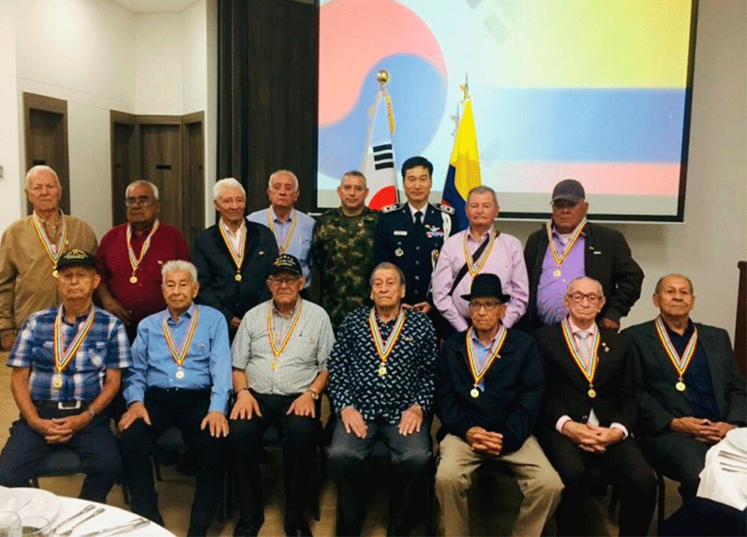 cogfm-ejc-homenaje-veteranos-corea-28.gif