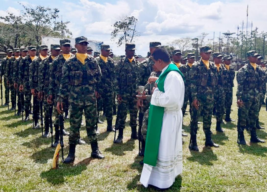 cogfm-ejc-juramento-bandera-soldados-regulares-arauca-13.jpg