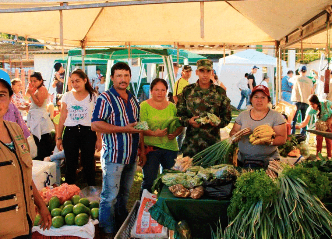 cogfm-ejc-mercado-campesino-san-vicente-chucuri-09.gif